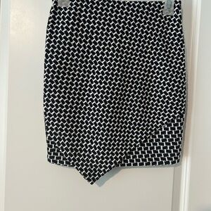 H&M Black and White Geometric Pencil Skirt